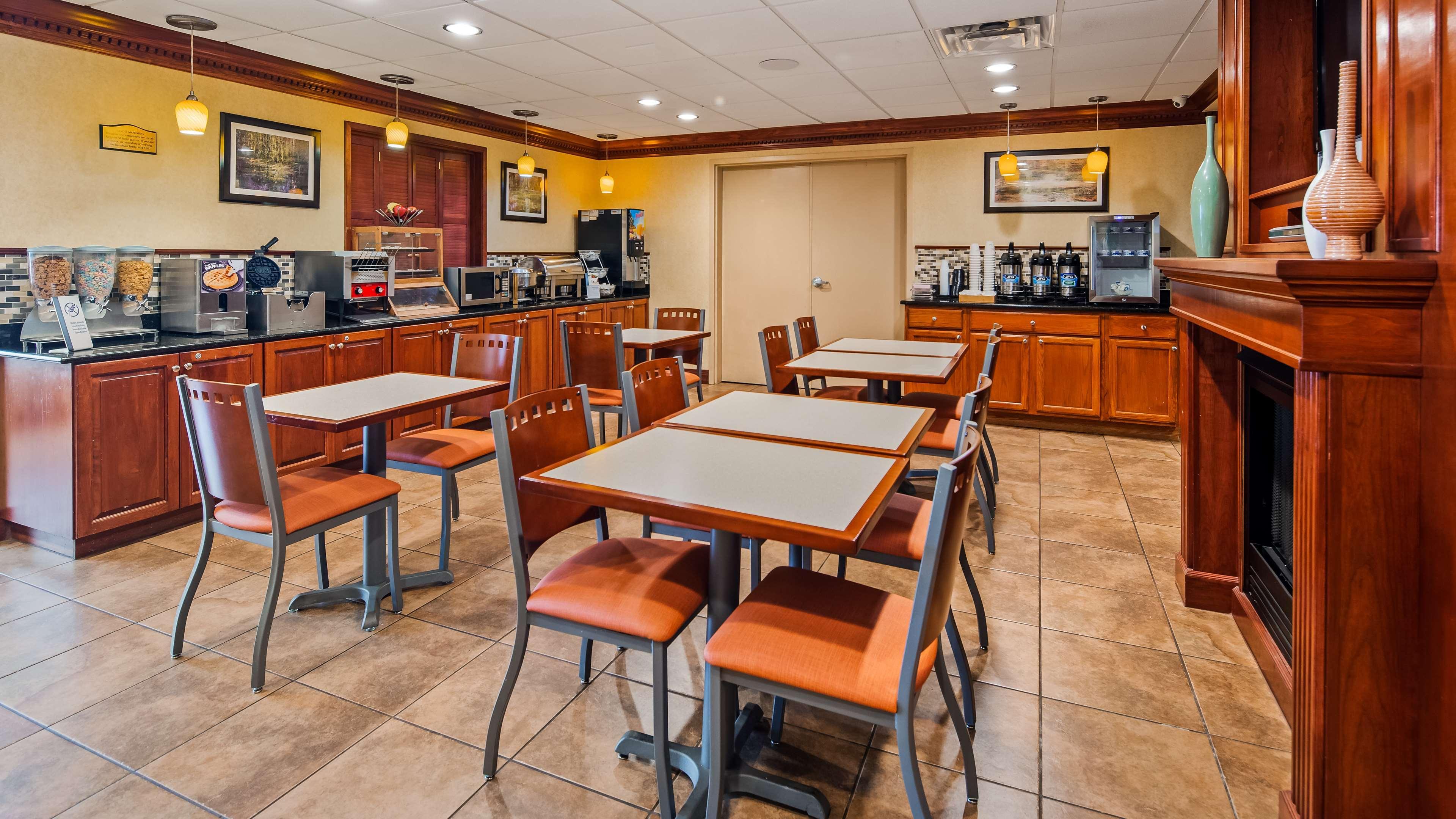 Best Western Plus Strawberry Inn & Suites Knoxville Eksteriør bilde